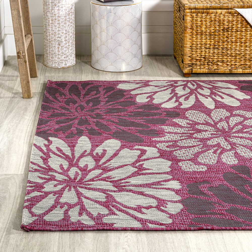 Zinnia Modern Floral Textured Weave Indoor/Outdoor Area Rug. Picture 3