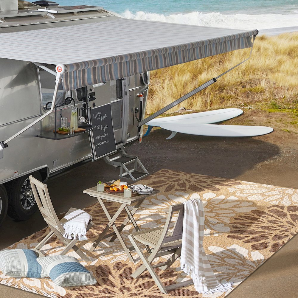 Zinnia Modern Floral Textured Weave Indoor/Outdoor Area Rug. Picture 15