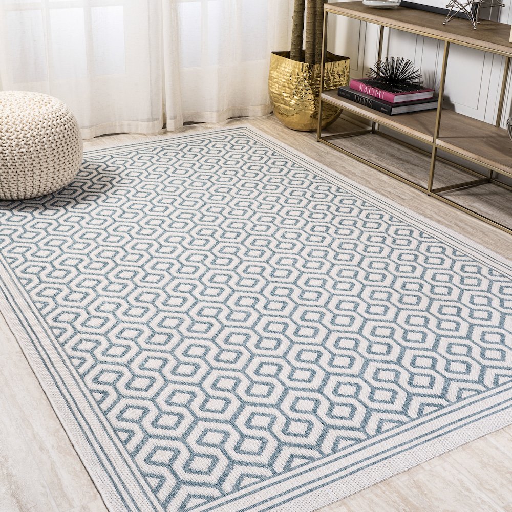 Marvao Diamond Trellis Indoor/Outdoor Area Rug. Picture 2