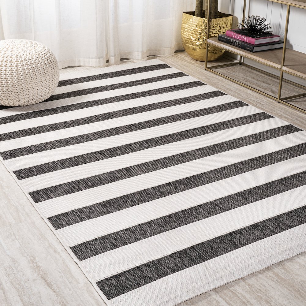 Aveiro Wide Stripe Indoor/Outdoor Area Rug. Picture 2