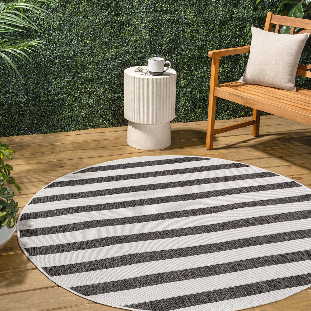 Aveiro Wide Stripe  Indoor/Outdoor  Rug. Picture 1