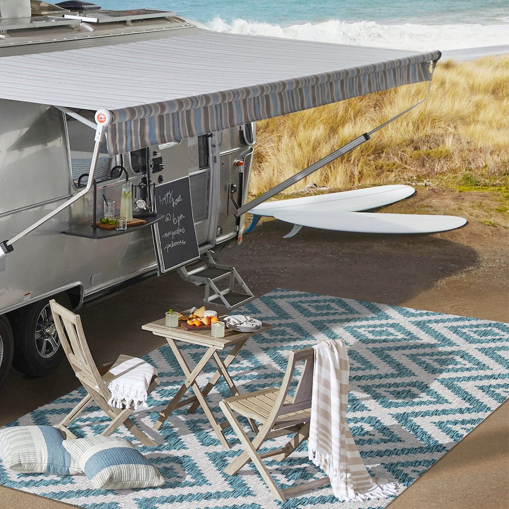 Sintra Diamond Tribal Indoor/Outdoor Area Rug. Picture 15