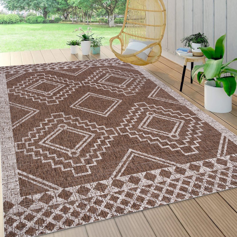 Marokko Diamond Tribal Medallion Indoor/Outdoor Area Rug. Picture 6
