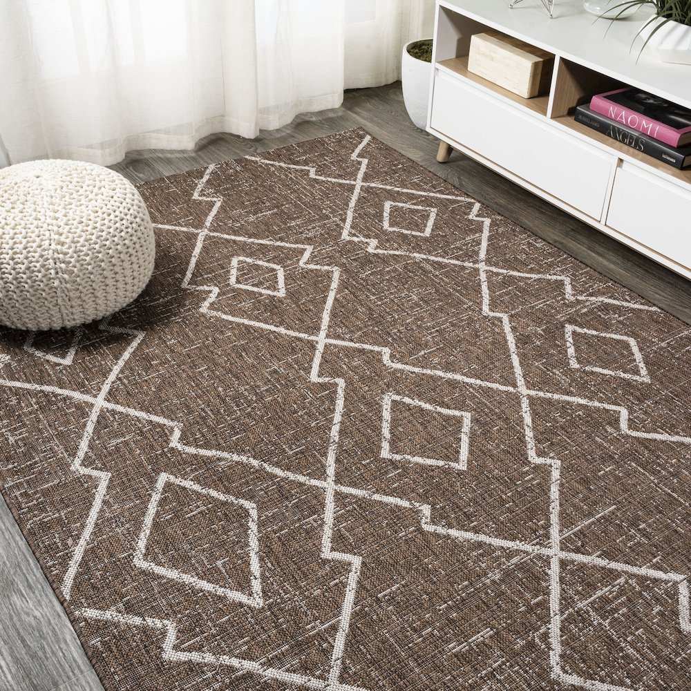 Carwa Tribal Diamond Trellis Indoor/Outdoor Area Rug. Picture 4