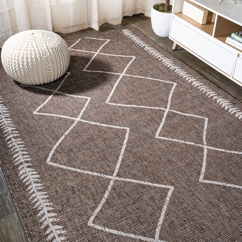 Derya Tribal Diamond Trellis Indoor/Outdoor Area Rug. Picture 4