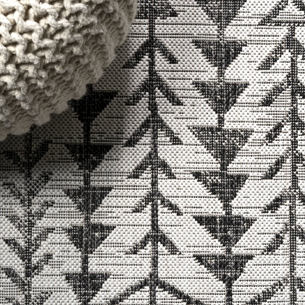 Tokay Bohemian Geometric Indoor/Outdoor Area Rug. Picture 11