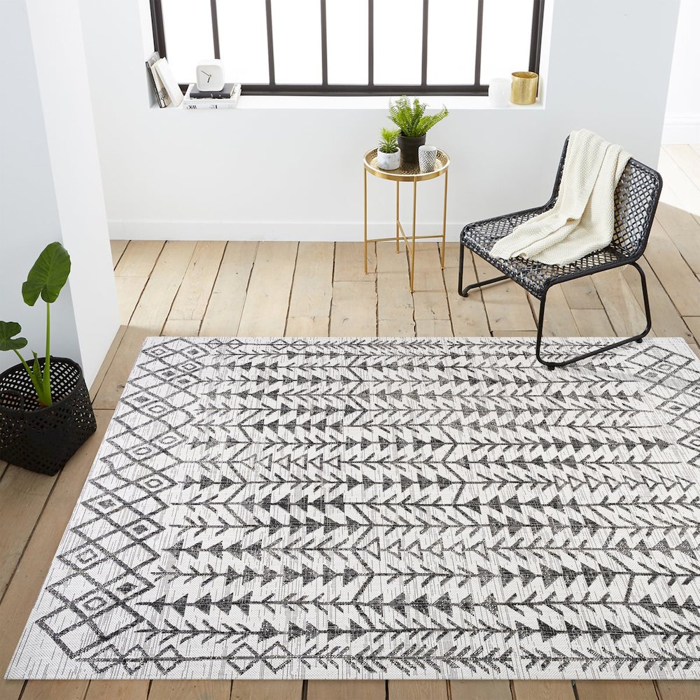 Tokay Bohemian Geometric Indoor/Outdoor Area Rug. Picture 16