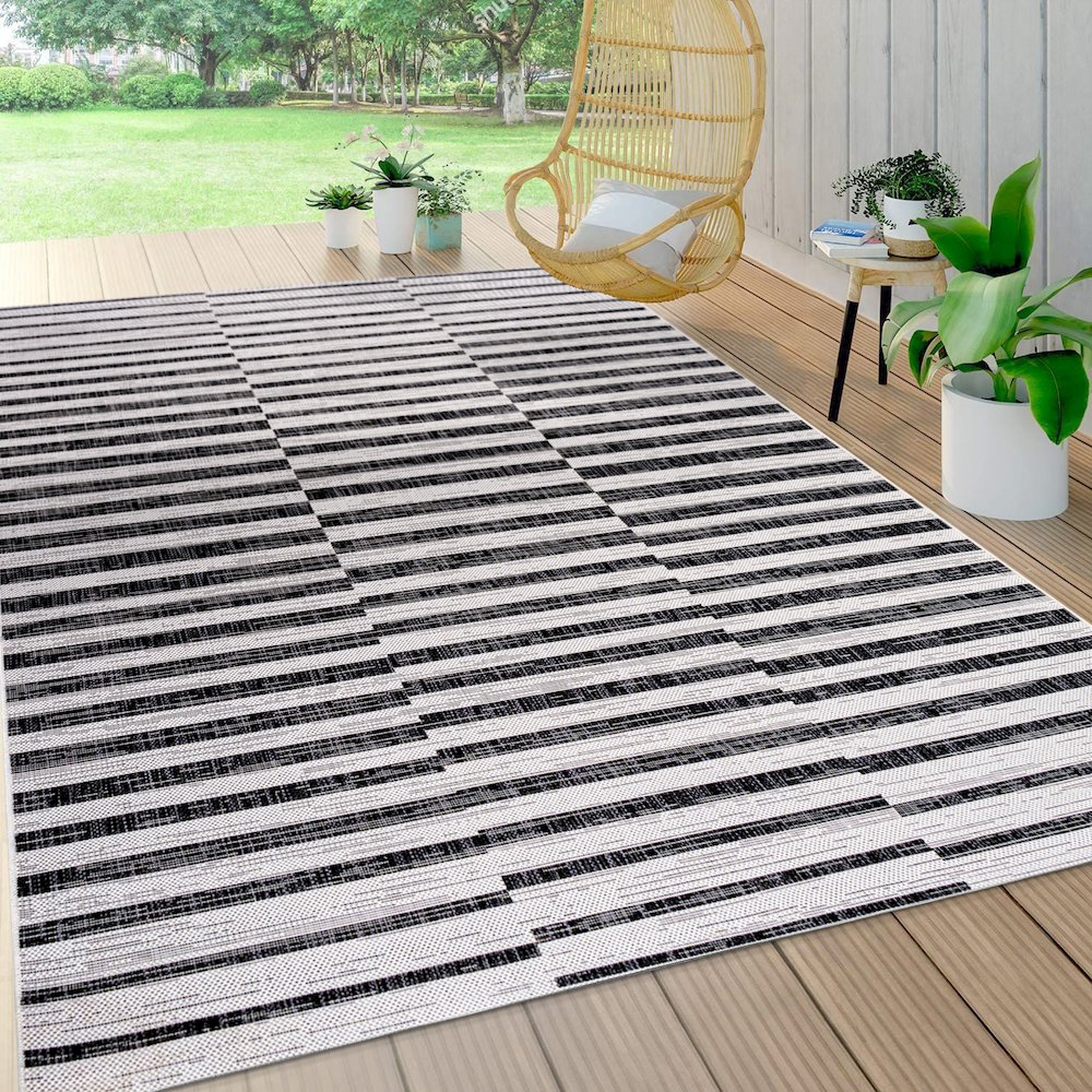 Sukie Modern Offset Stripe Indoor/Outdoor Area Rug. Picture 6