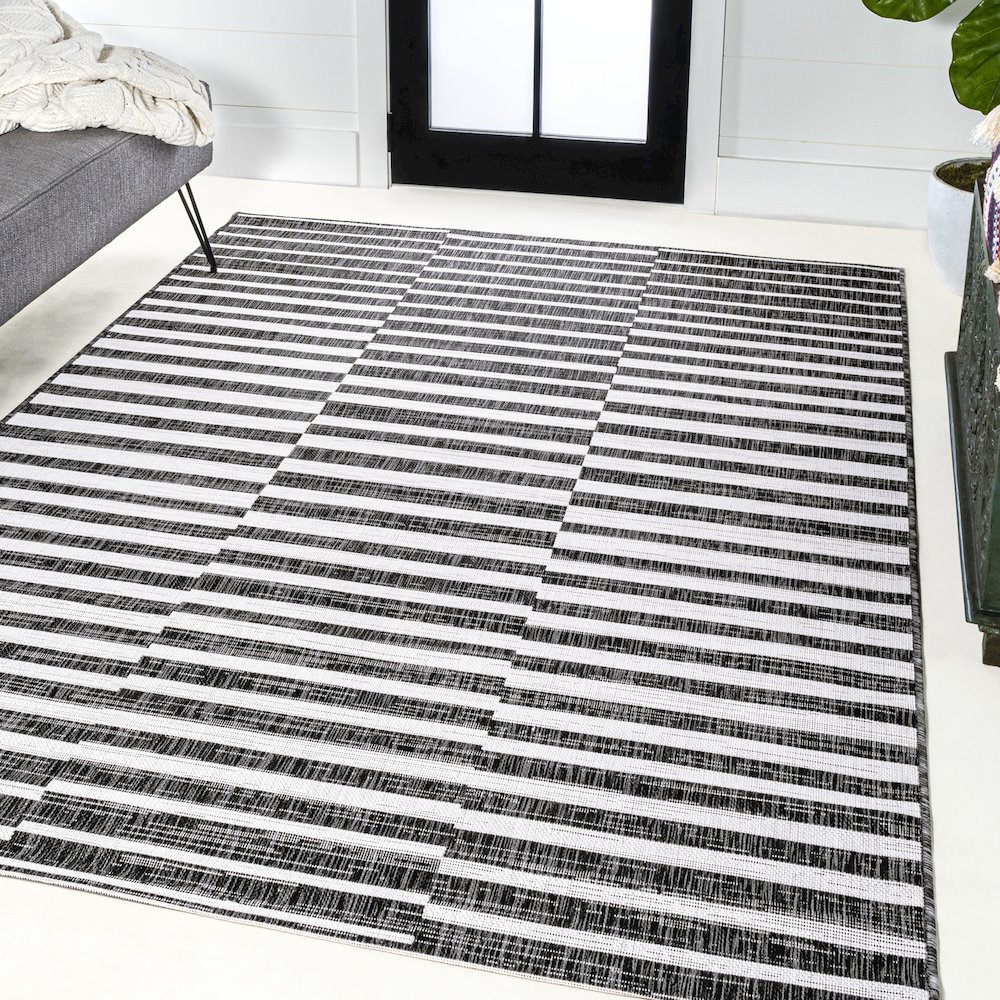 Sukie Modern Offset Stripe Indoor/Outdoor Area Rug. Picture 2