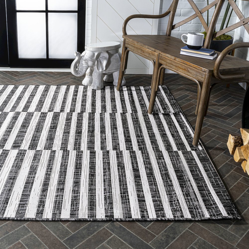 Sukie Modern Offset Stripe Indoor/Outdoor Area Rug. Picture 7