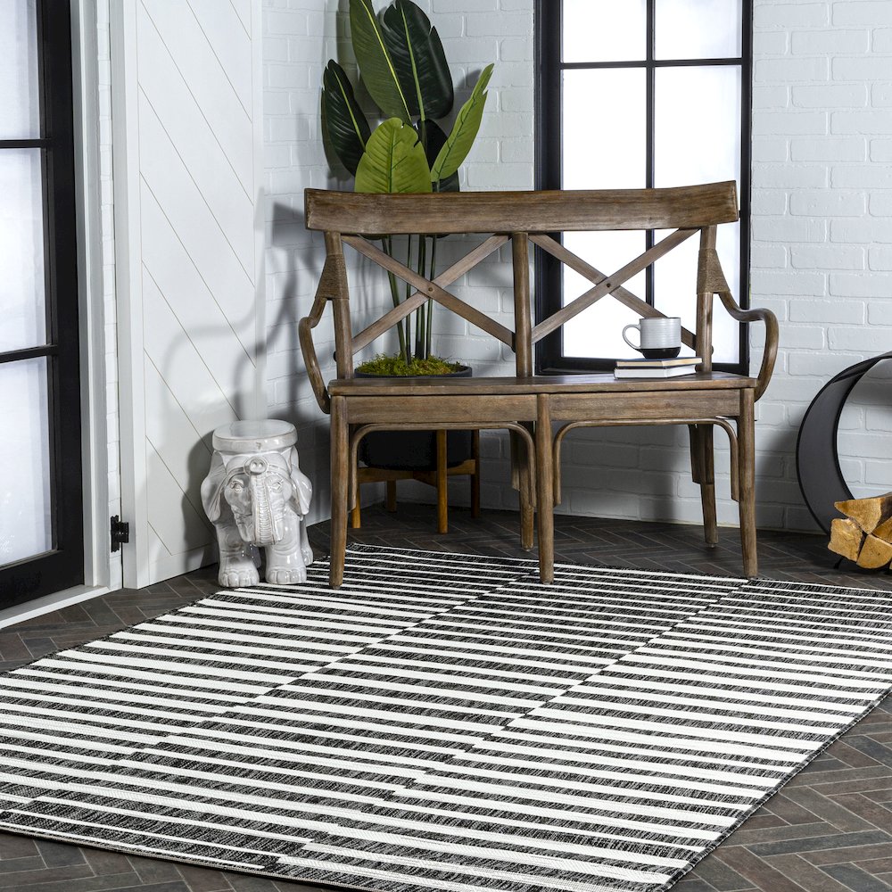 Sukie Modern Offset Stripe Indoor/Outdoor Area Rug. Picture 9