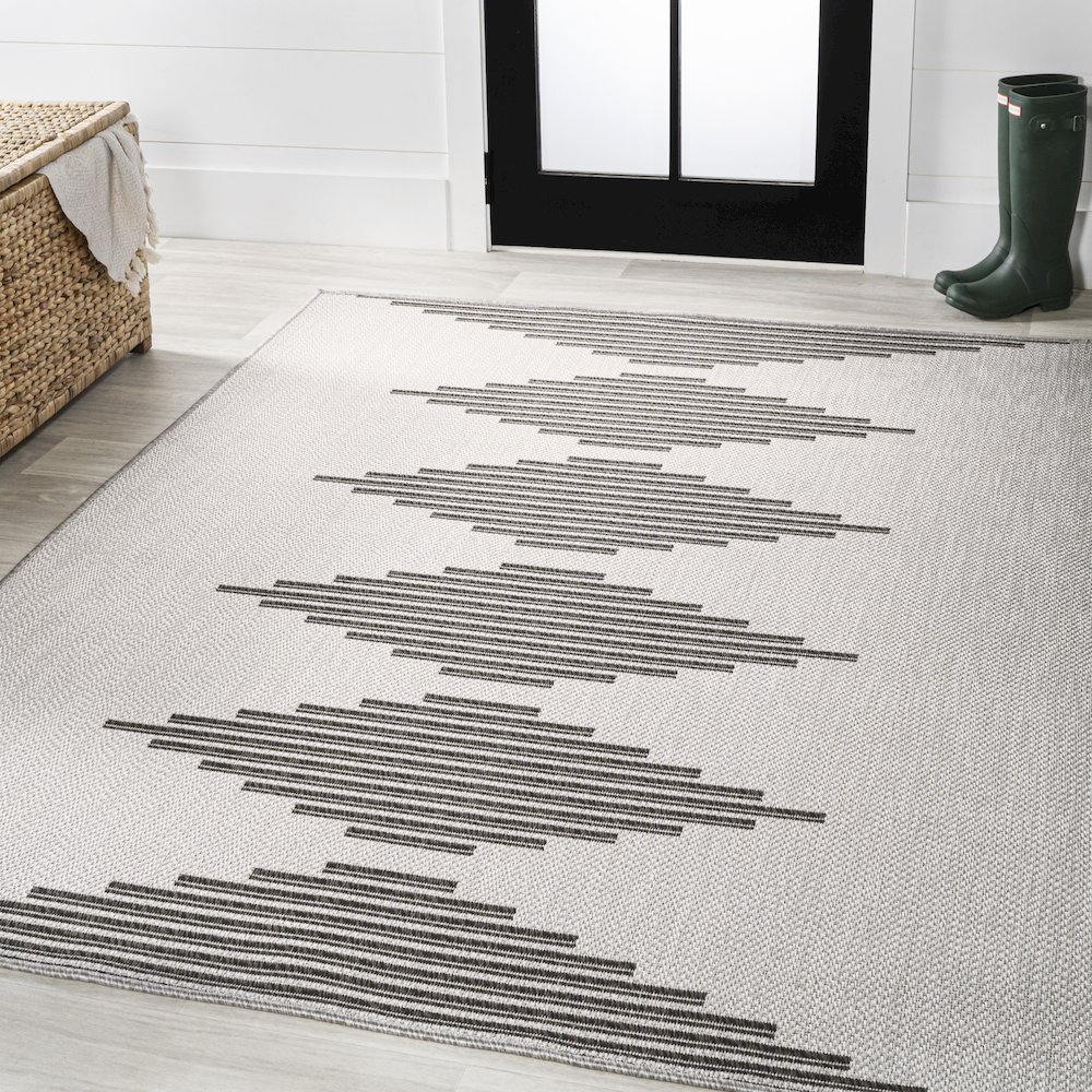 Vinales Diamond Stripe Indoor/Outdoor Area Rug. Picture 2