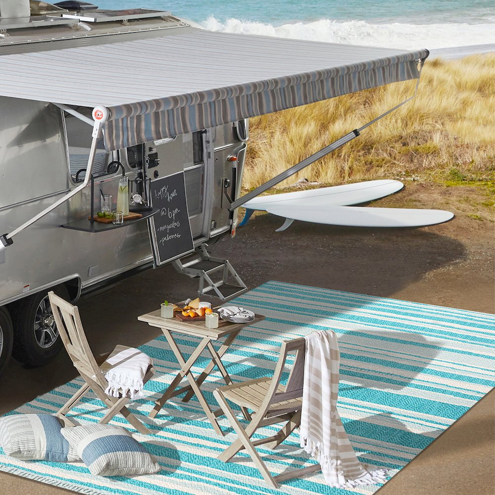 Castara Wavy Stripe Modern Indoor/Outdoor Area Rug. Picture 14