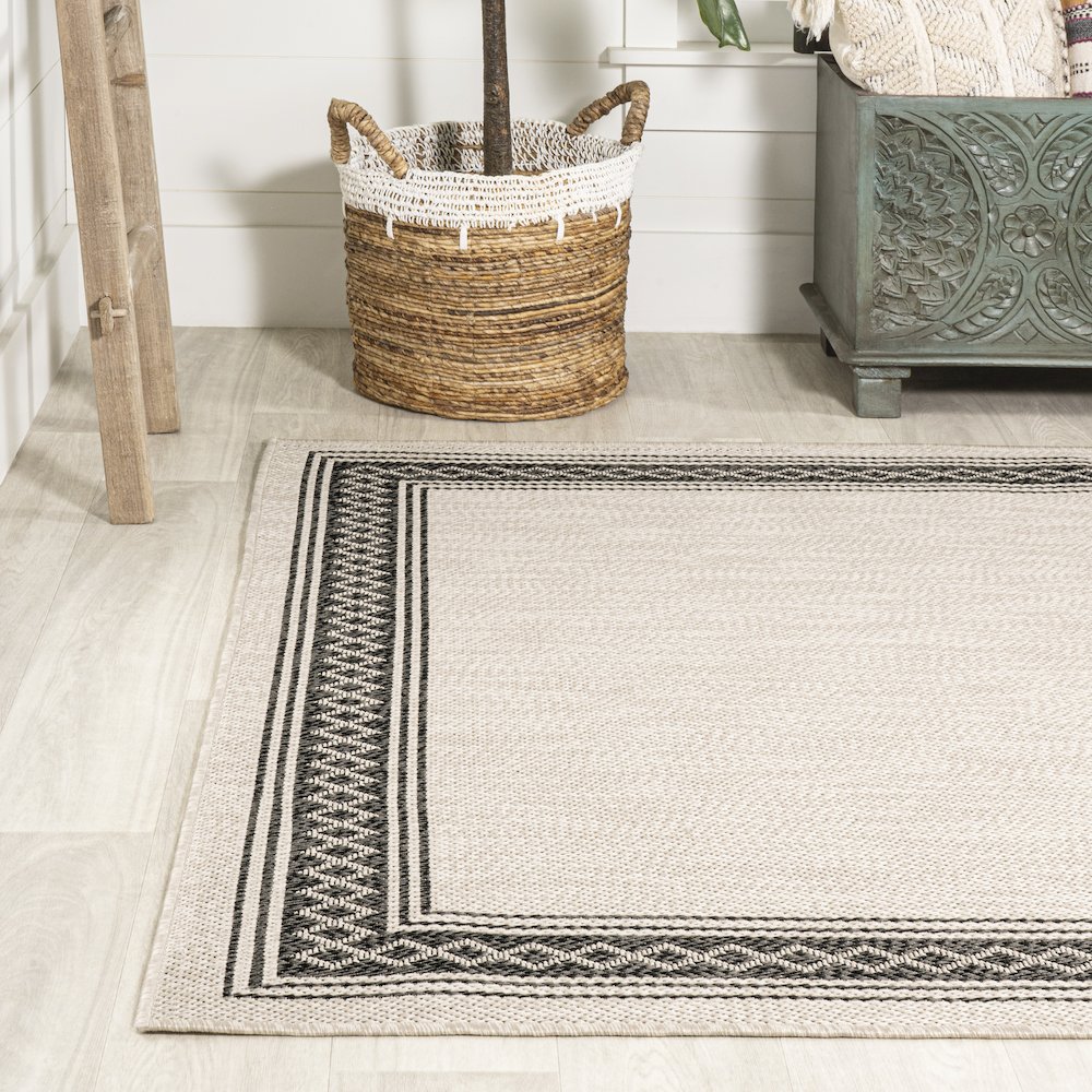 Lucia Classic Diamond Border Indoor/Outdoor Area Rug. Picture 3