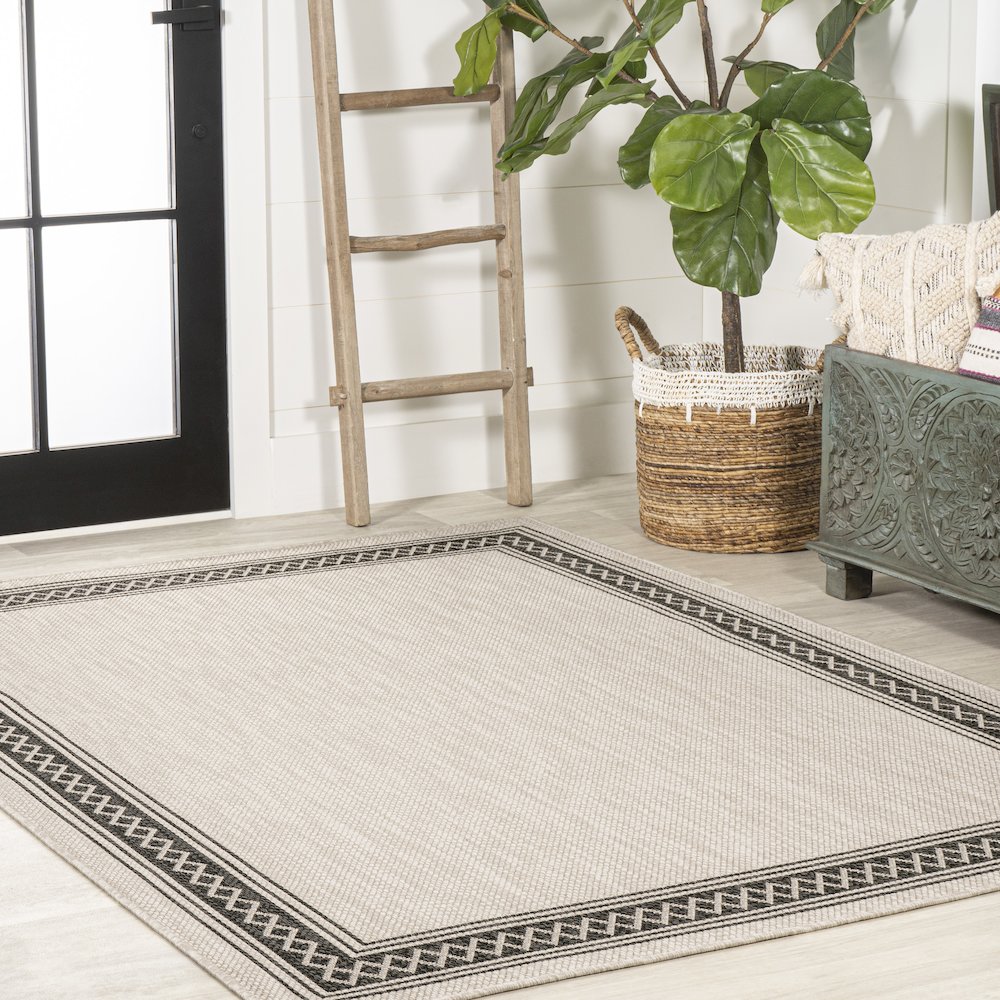 Lucia Classic Diamond Border Indoor/Outdoor Area Rug. Picture 5