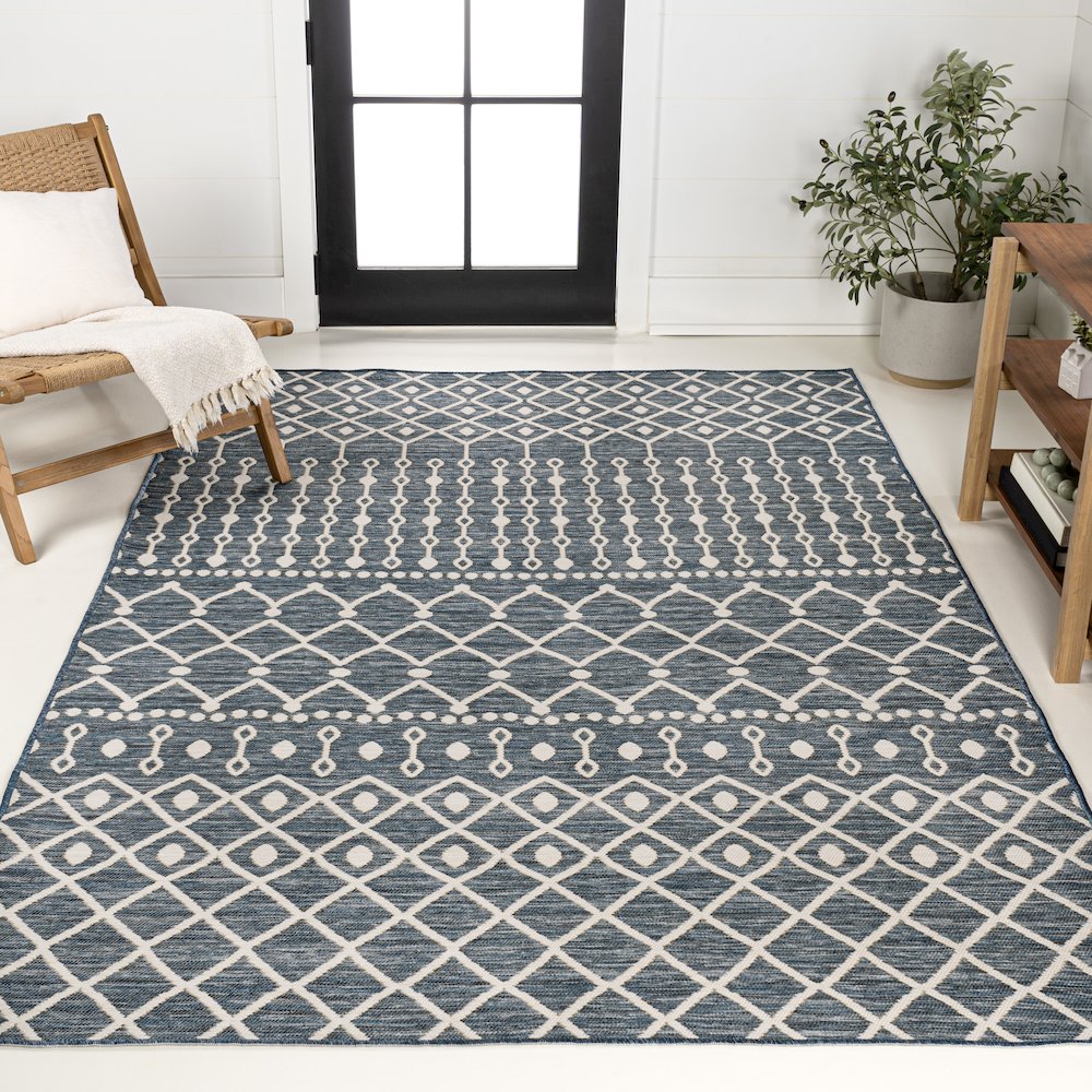 Geometric Moroccan Reversible Machine-Washable Indoor/Outdoor Area Rug. Picture 1
