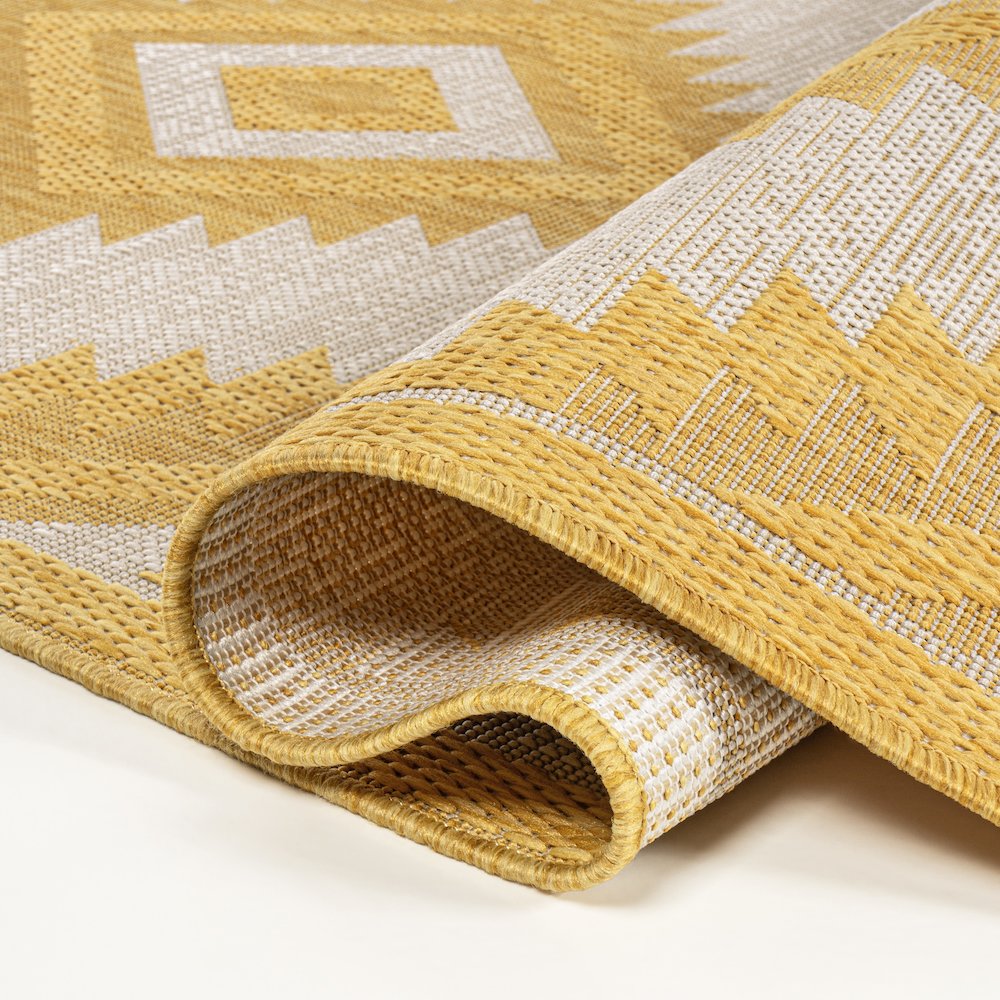 Lior Geometric Moroccan Diamond Indoor/Outdoor Area Rug. Picture 5