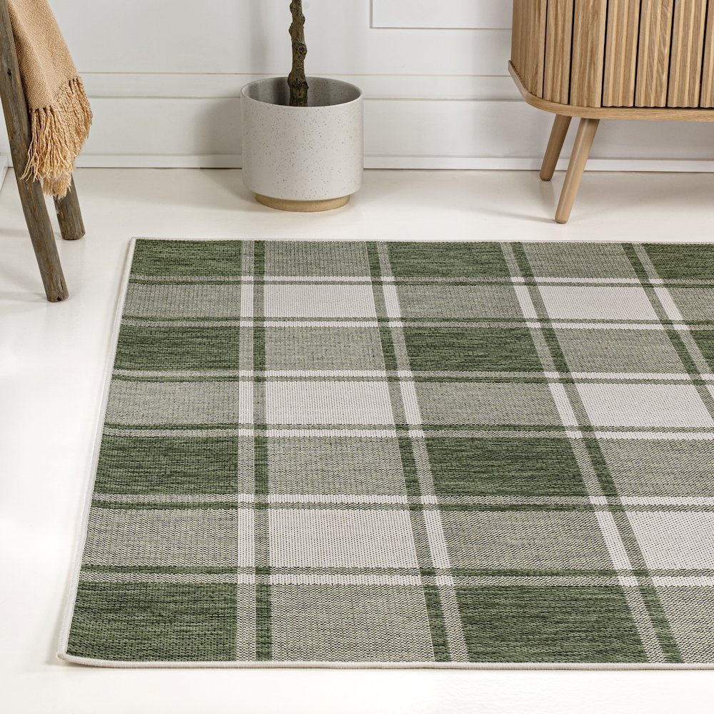 Sabine Traditional Farmhouse Bold Gingham Indoor/Outdoor Area Rug. Picture 1