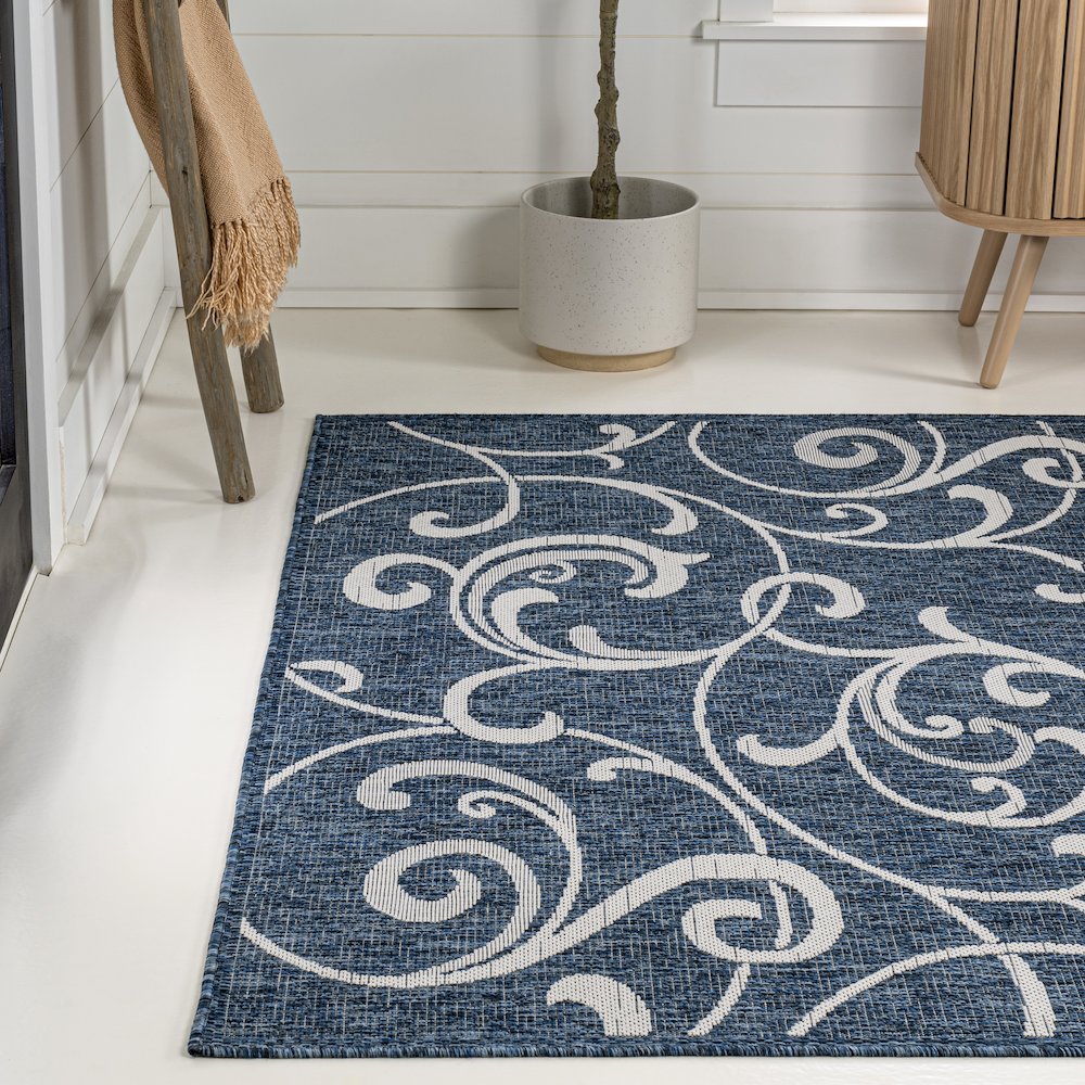 Maribel Traditional Classic All-Over Scroll Indoor/Outdoor Area Rug. Picture 1