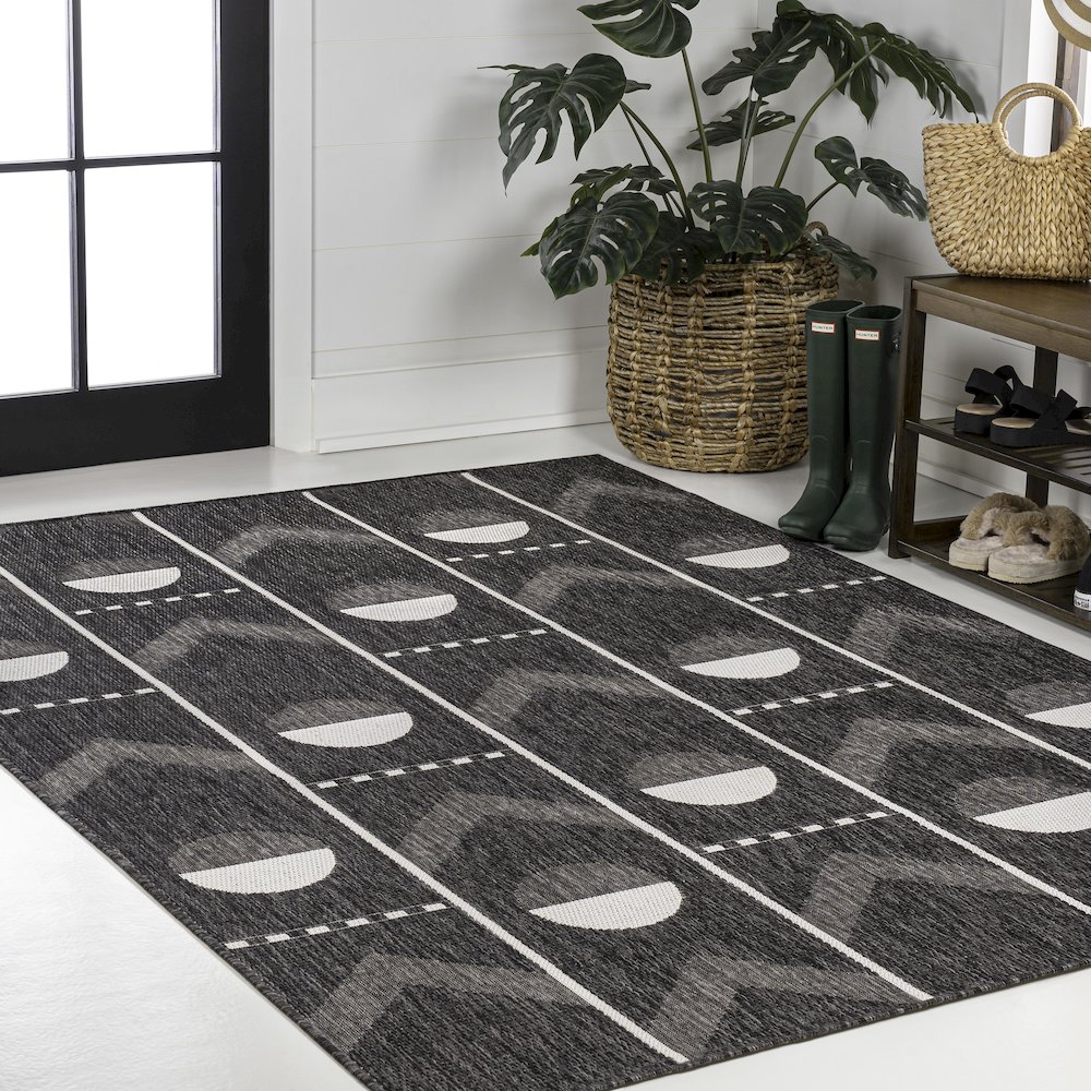 Soren Modern Geometric Black/Cream 8 ft. x 10 ft. Indoor/Outdoor Area Rug. Picture 3