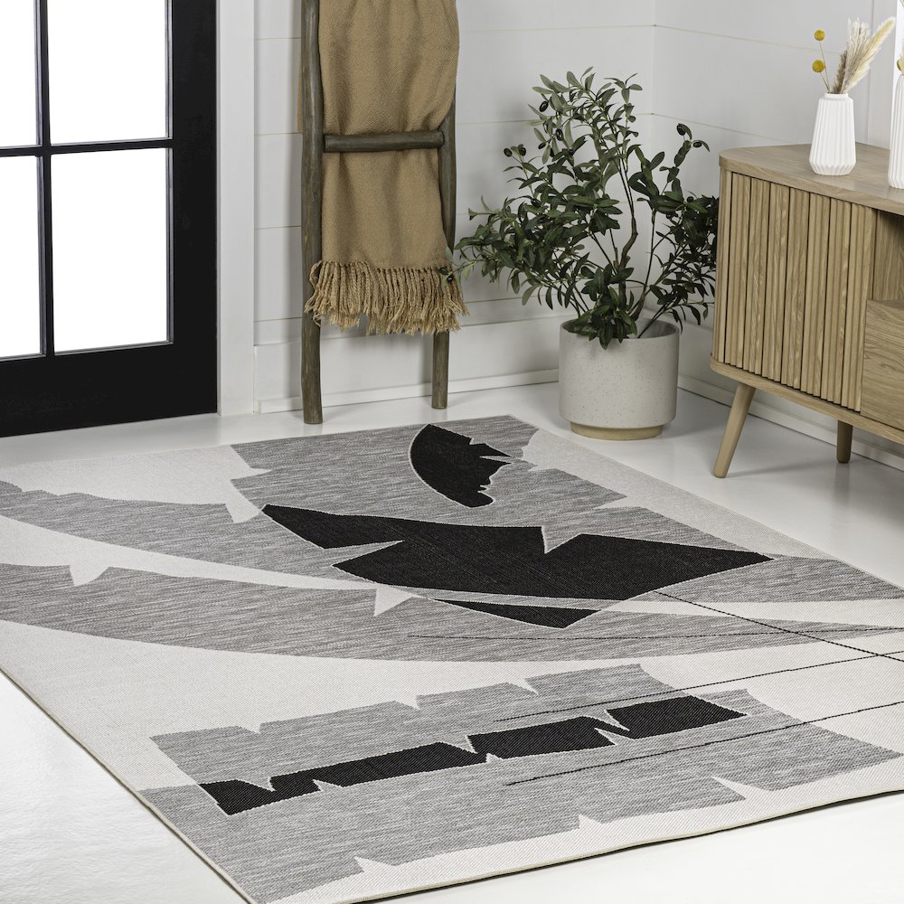 Palm Leaf Gray/Cream 8 ft. x 10 ft. Indoor/Outdoor Area Rug. Picture 3