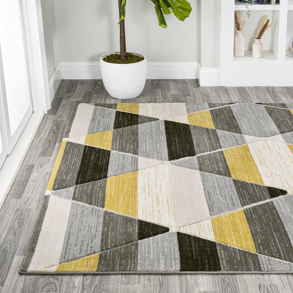 Kehoe Retro Diamonds Geometric Area Rug. Picture 3