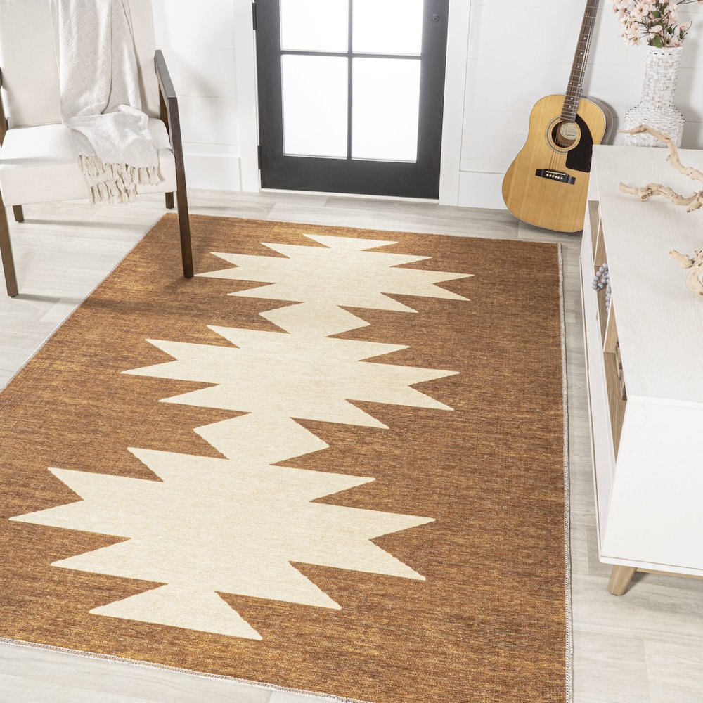 Chayton Minimalist Geometric Machine Washable Area Rug. Picture 2