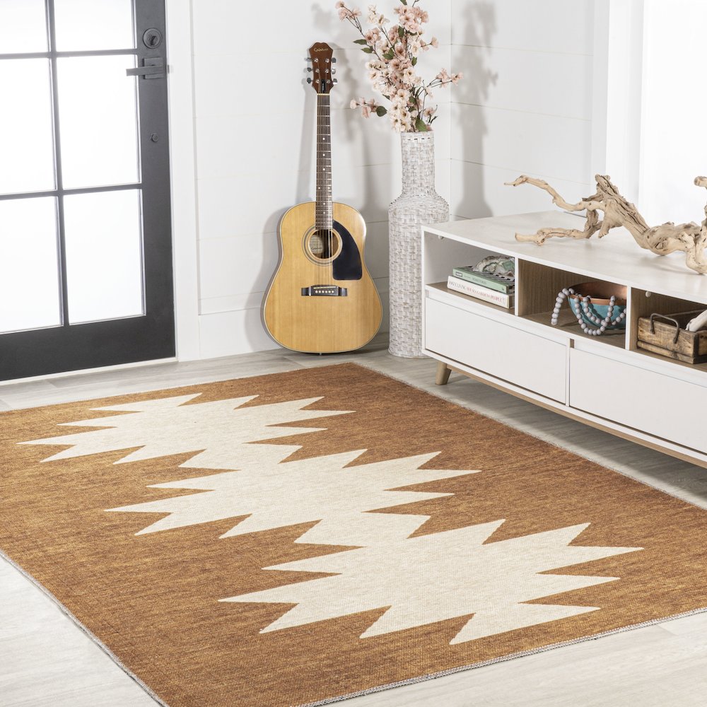 Chayton Minimalist Geometric Machine Washable Area Rug. Picture 5