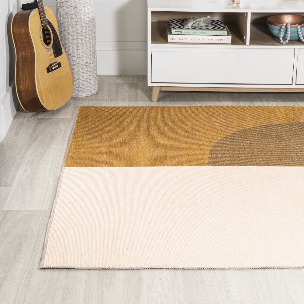 Demie Minimalist Graphic Circle Machine Washable Area Rug. Picture 3