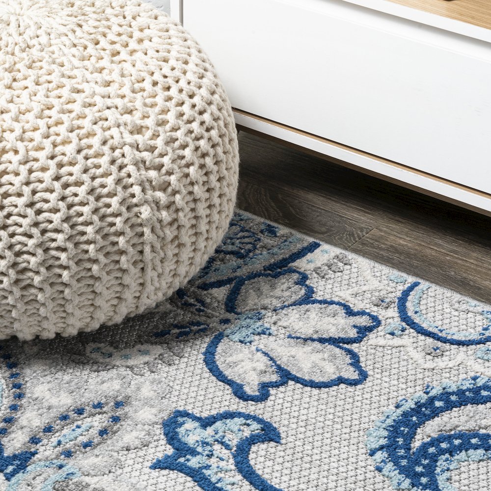 Gordes Paisley High-Low Indoor/Outdoor Area Rug. Picture 11