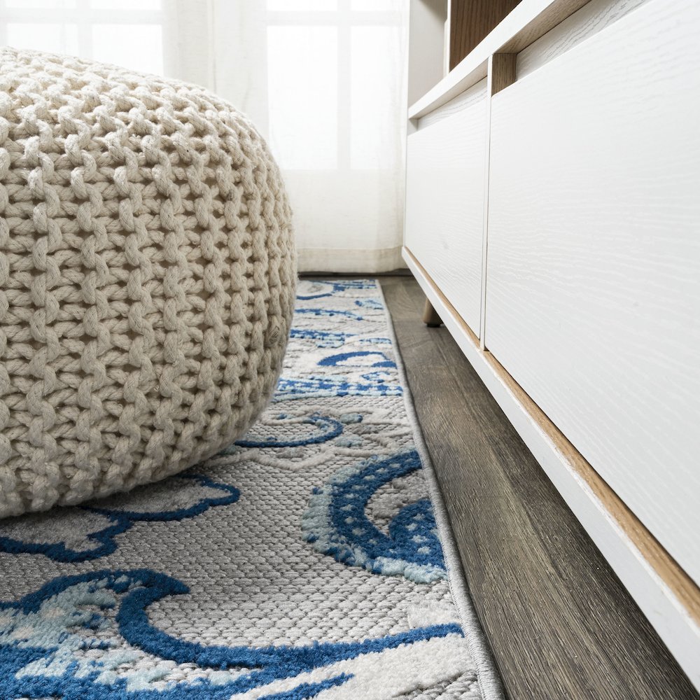 Gordes Paisley High-Low Indoor/Outdoor Area Rug. Picture 13