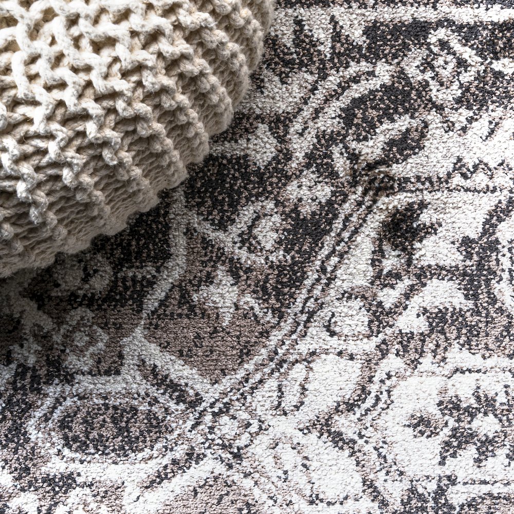 Scala Grand Medallion Ornate Area Rug. Picture 7