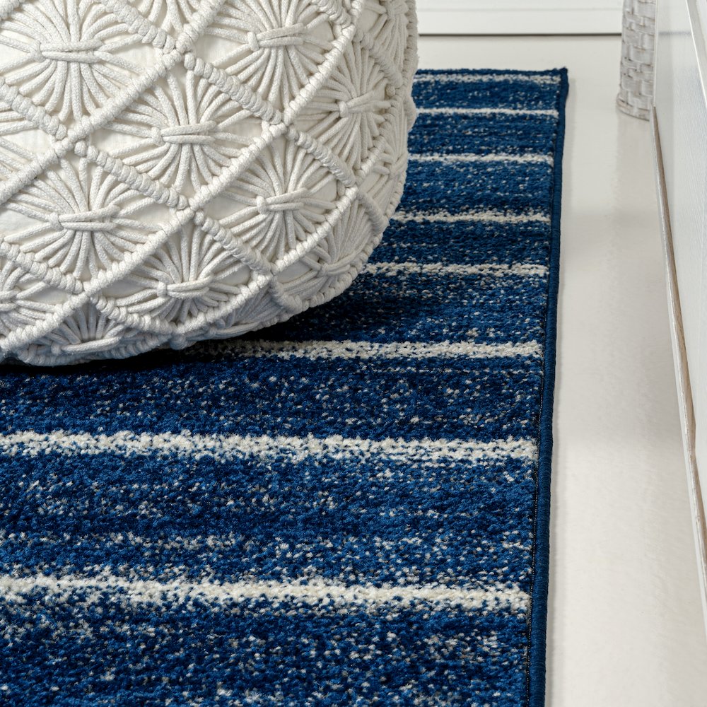 Williamsburg Minimalist Stripe Area Rug. Picture 5