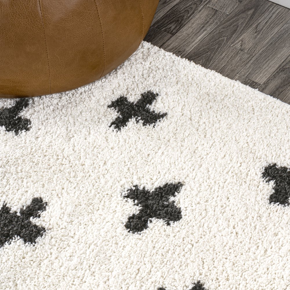 Cristo Berber Geometric Shag Area Rug. Picture 7