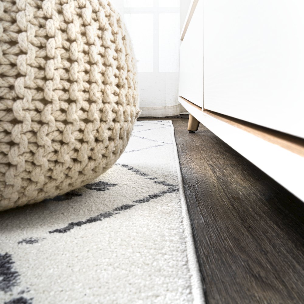Izil Moroccan Geometric Diamond Area Rug. Picture 9