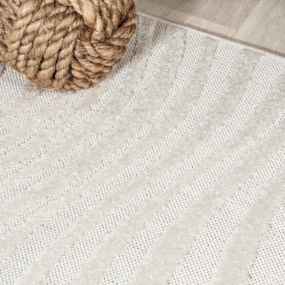 Maribo Abstract Groovy Striped Area Rug. Picture 5