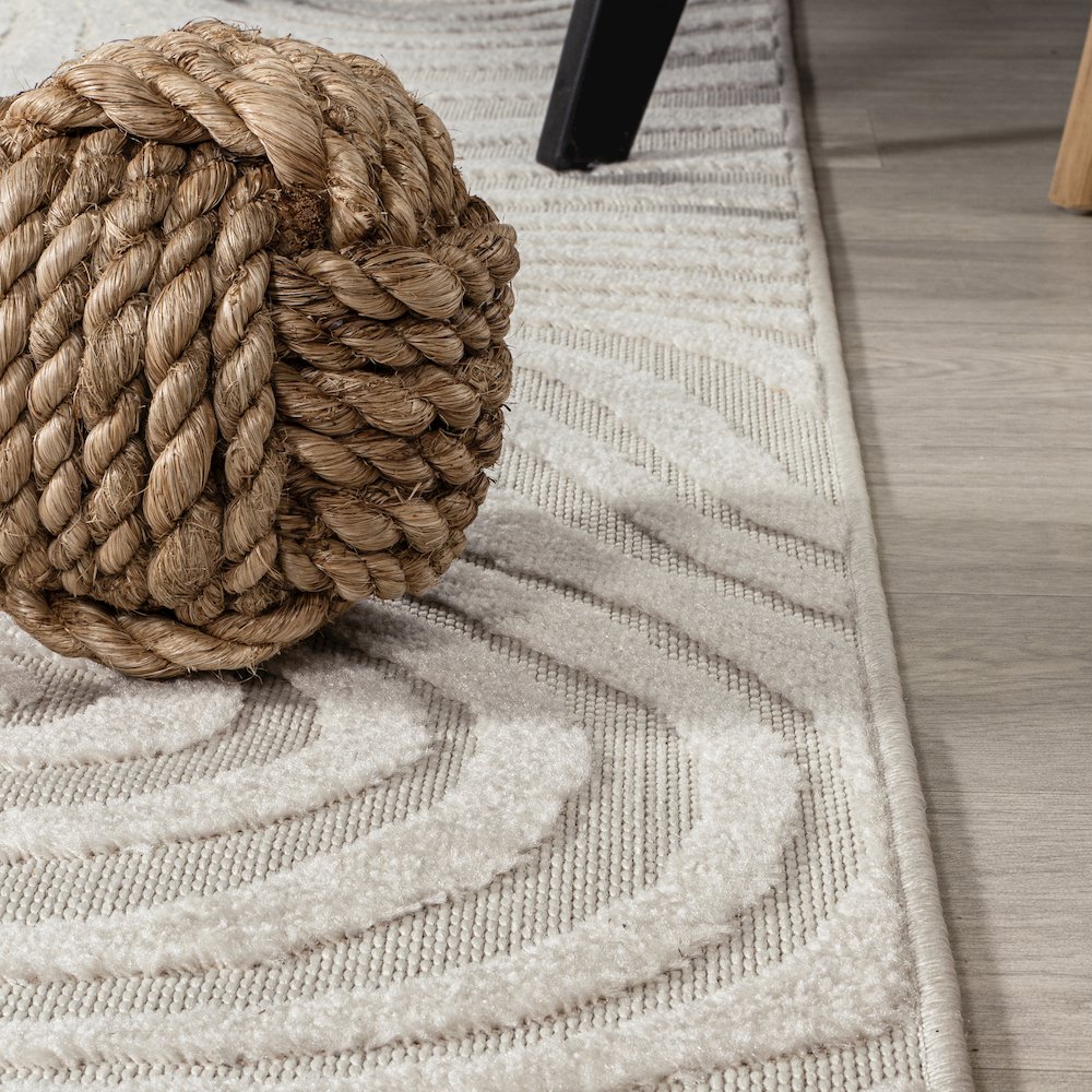 Maribo Abstract Groovy Striped Area Rug. Picture 6
