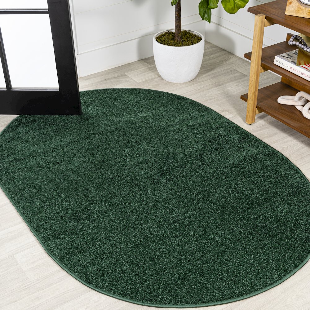Haze Solid Low Pile Area Rug Emerald. Picture 9