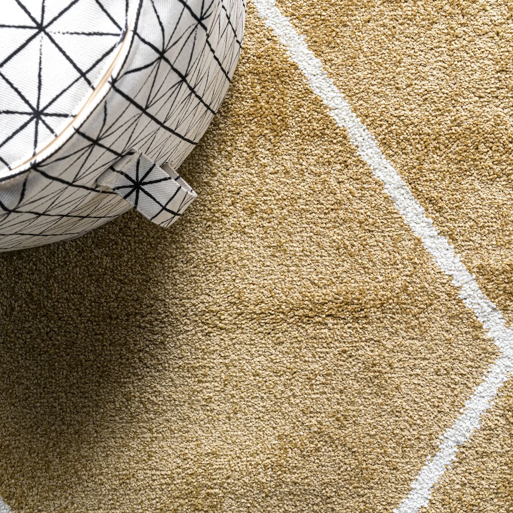 Cole Minimalist Diamond Trellis Area Rug. Picture 7
