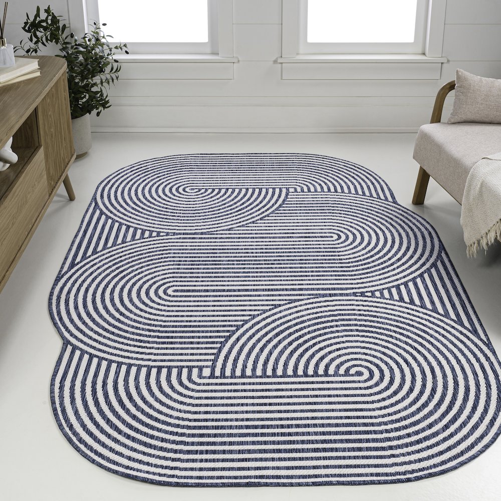 Cream/Navy 9 ft. x 12 ft. Indoor/Outdoor Shaped Area Rug. Picture 2