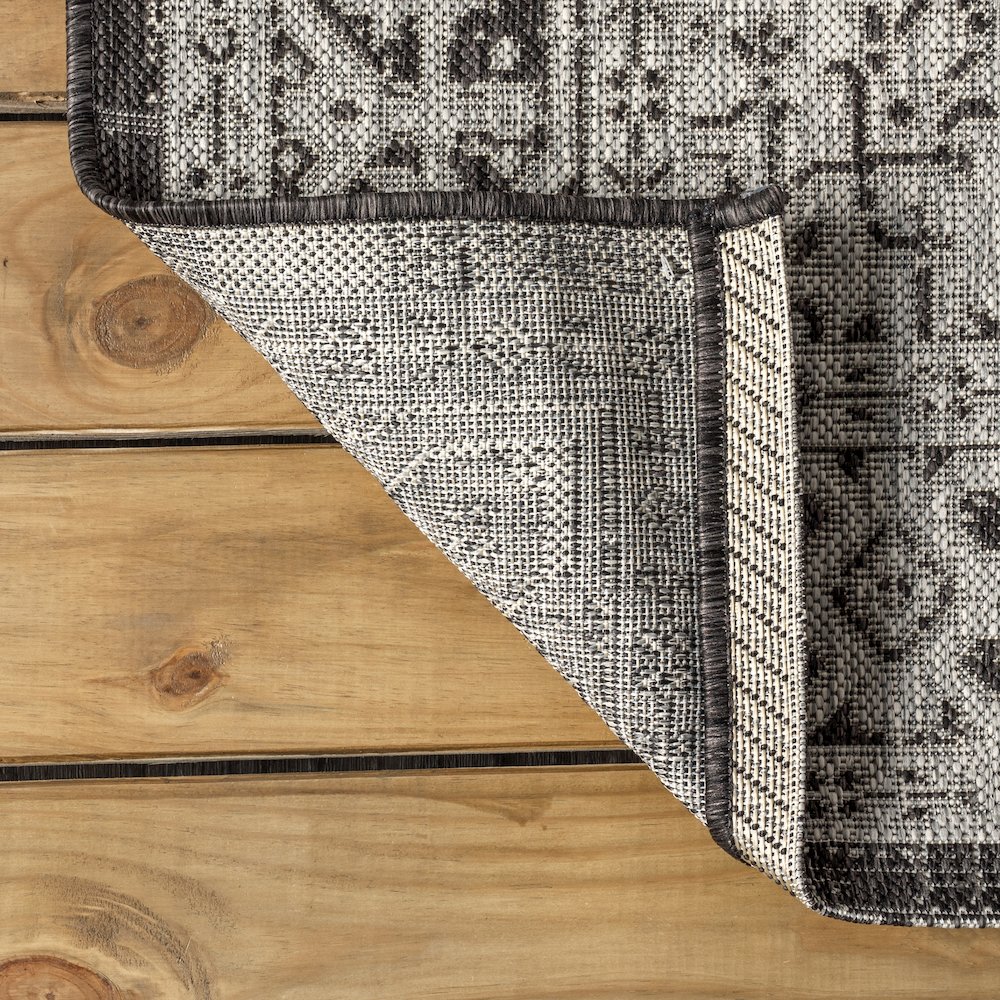 Sinjuri Medallion Textured Weave Indoor/Outdoor Area Rug. Picture 6