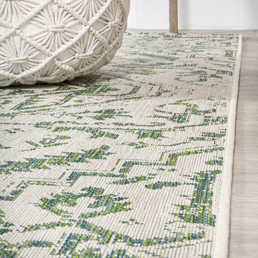 Estrella Bohemian Medallion Textured Weave Indoor/Outdoor Area Rug. Picture 12