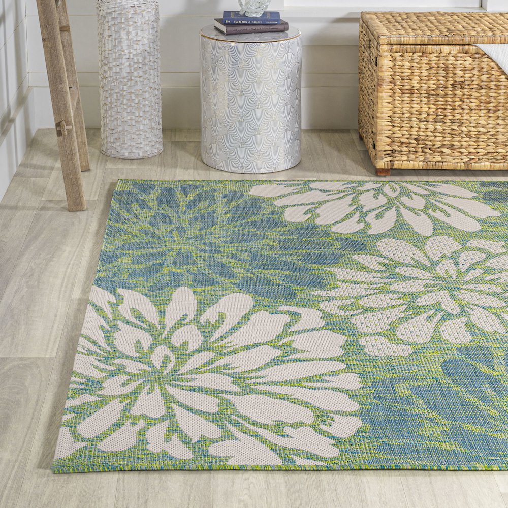 Zinnia Modern Floral Textured Weave Indoor/Outdoor Area Rug. Picture 3