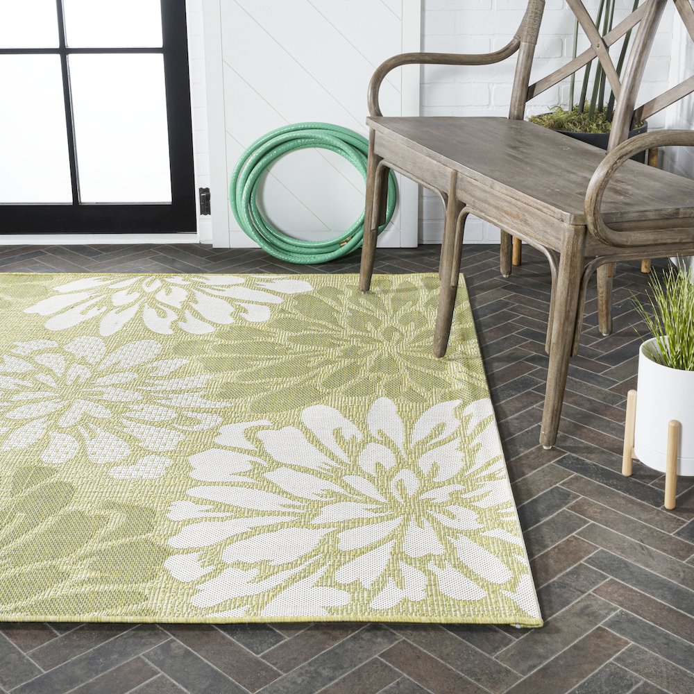 Zinnia Modern Floral Textured Weave Indoor/Outdoor Area Rug. Picture 7