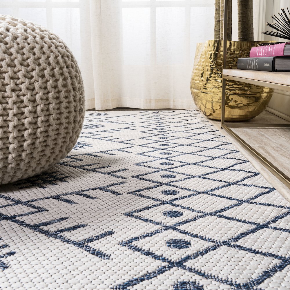 Boho Moroccan Indoor/Outdoor Area Rug. Picture 13