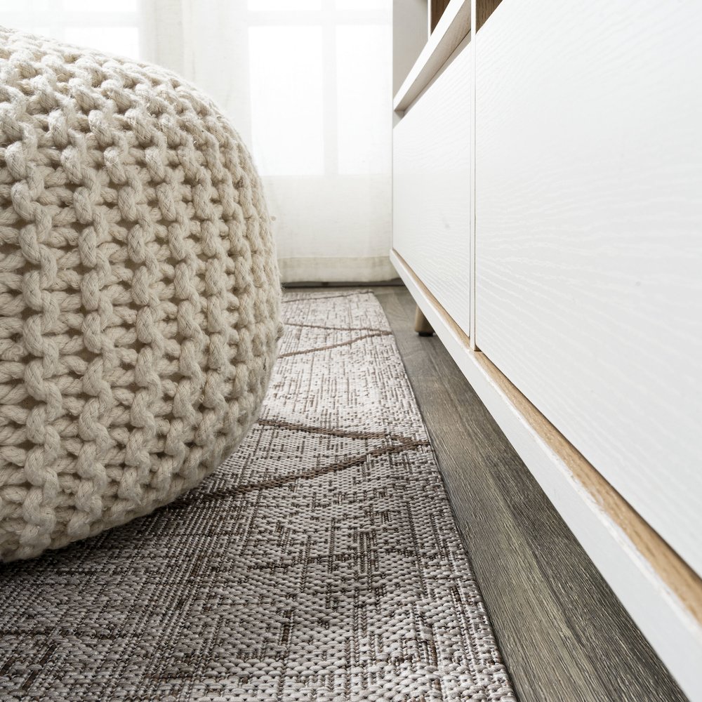Carwa Tribal Diamond Trellis Indoor/Outdoor Area Rug. Picture 14
