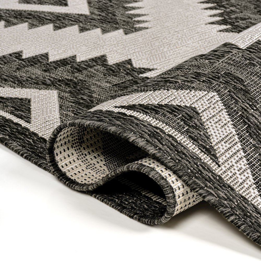 Lior Geometric Moroccan Diamond Indoor/Outdoor Area Rug. Picture 4