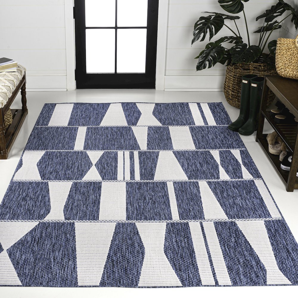 Two-Tone Navy/Cream 8 ft. x 10 ft. Indoor/Outdoor Area Rug. Picture 2