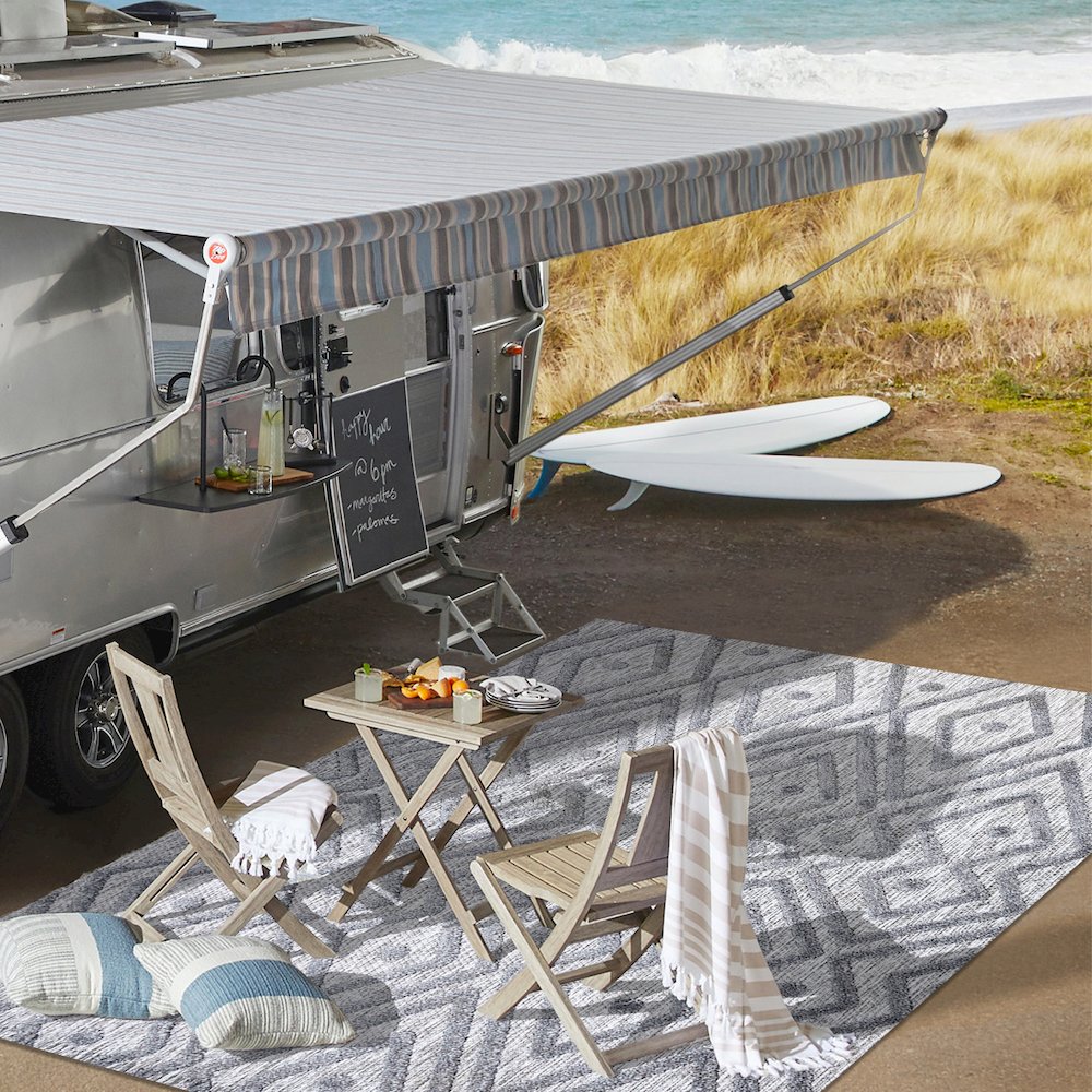 Balansat Moroccan Diamond Indoor/Outdoor Area Rug. Picture 9