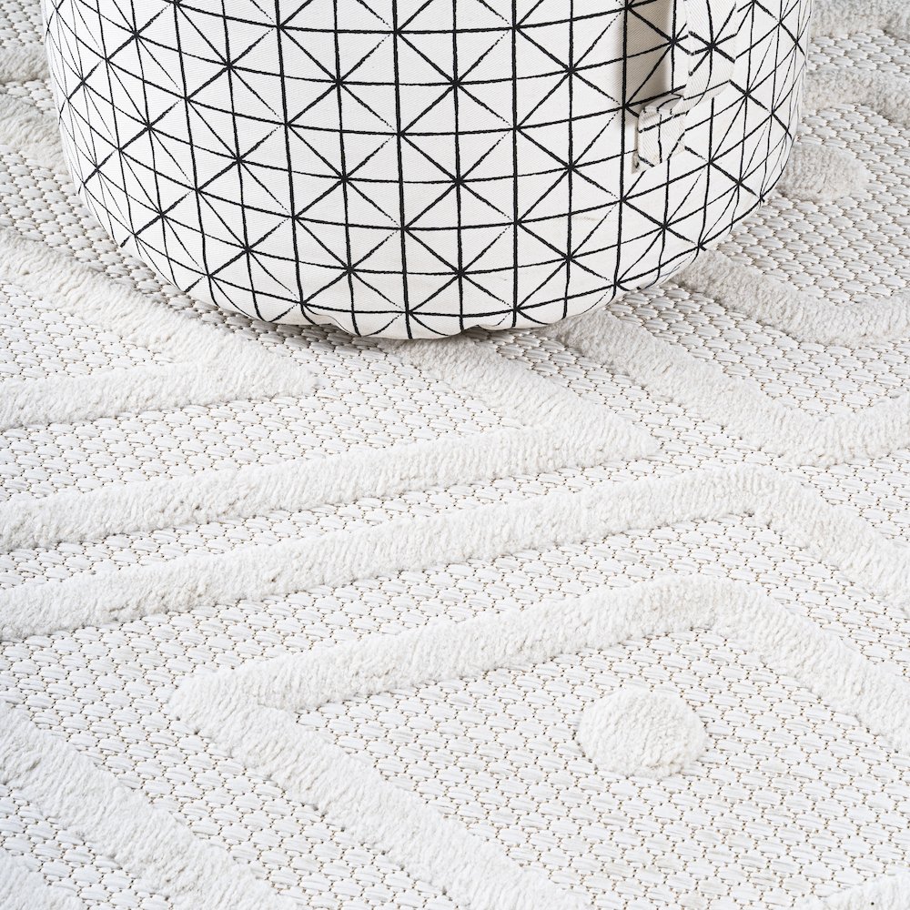Balansat Moroccan Diamond Indoor/Outdoor Area Rug. Picture 5